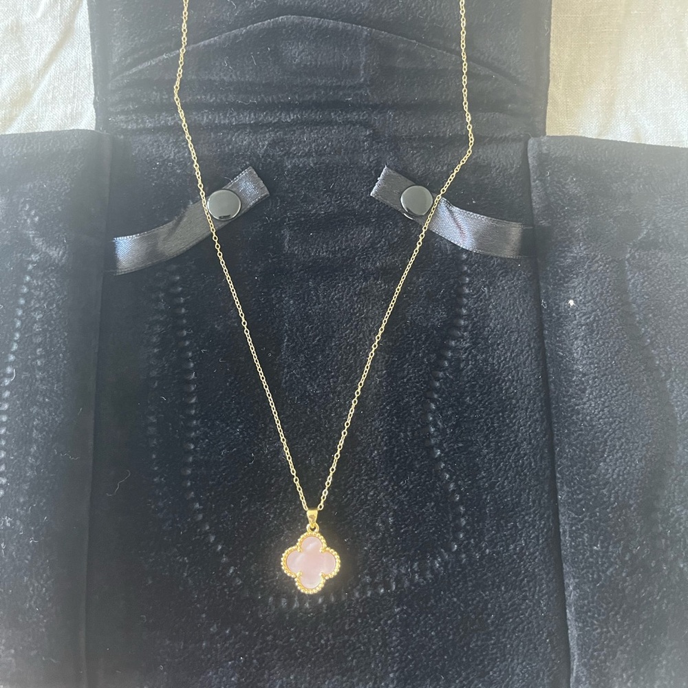 Clover necklace